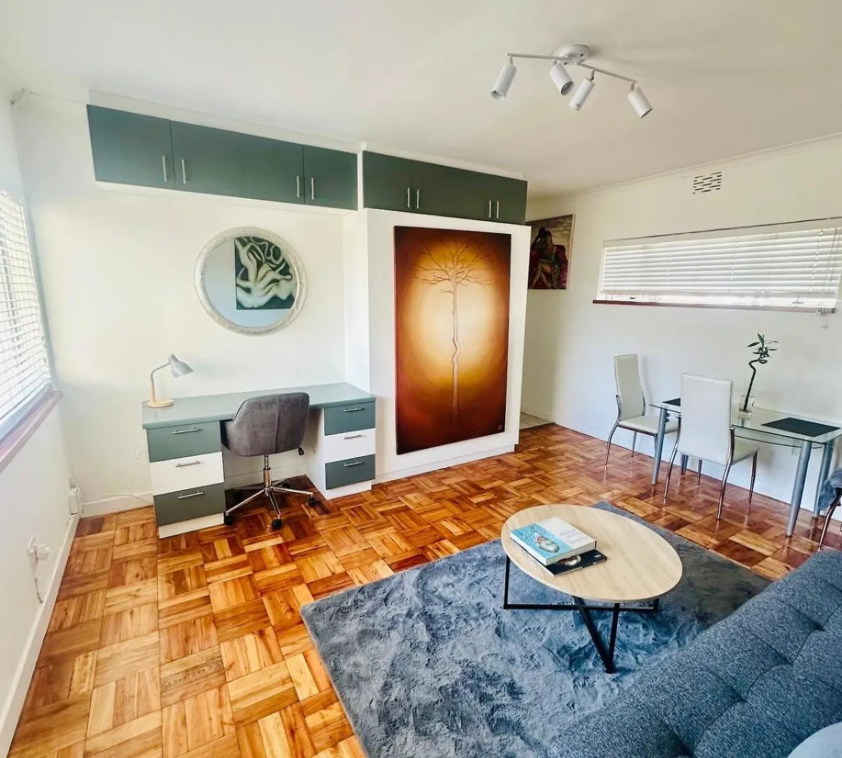 Artistic Elegance Apartment With Mountain Views Heathfield